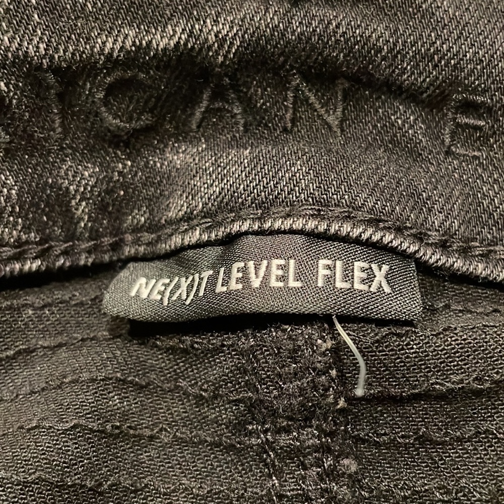 Black/gray - Picture 2 of 3